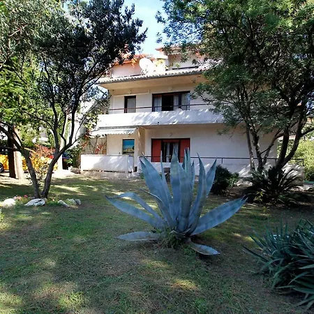 516 Apartment Lopar